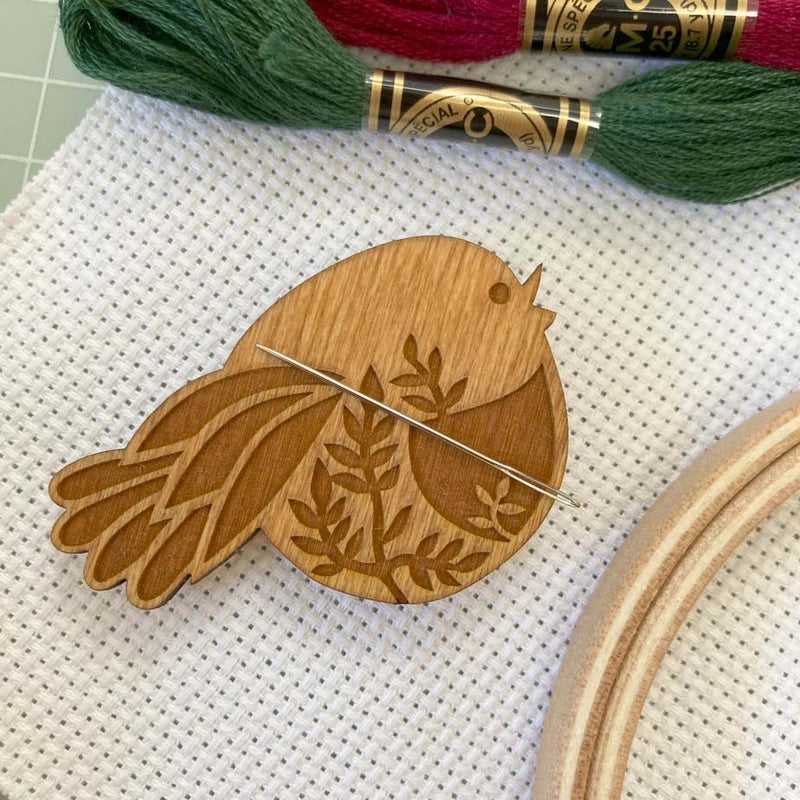 Robin  - Magnetic Needle Minder by Love Poppet