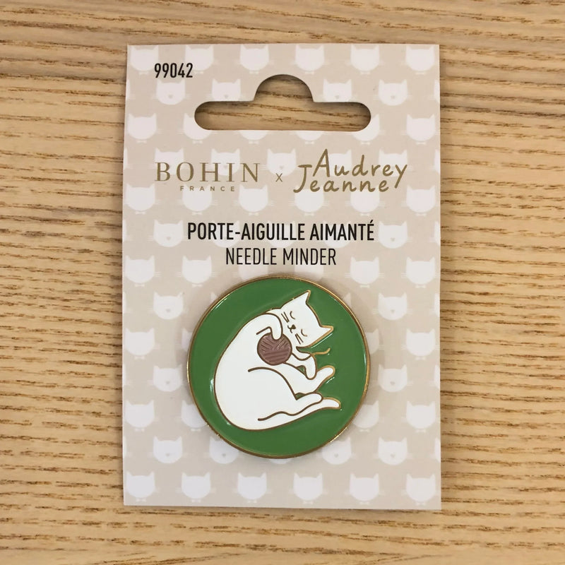 "Ball of Wool" Cat Needle Minder Magnetic Needle Minder by Bohin